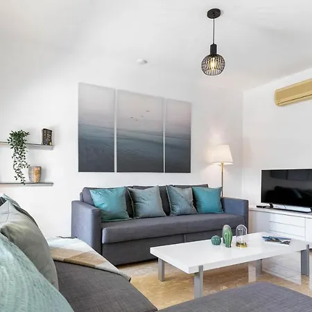 Modern U2 - Zias With Lovely Views In Heart Of Aphrodite Hills Kúklia