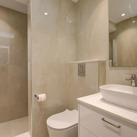 Modern U2 - Zias With Lovely Views In Heart Of Aphrodite Hills *