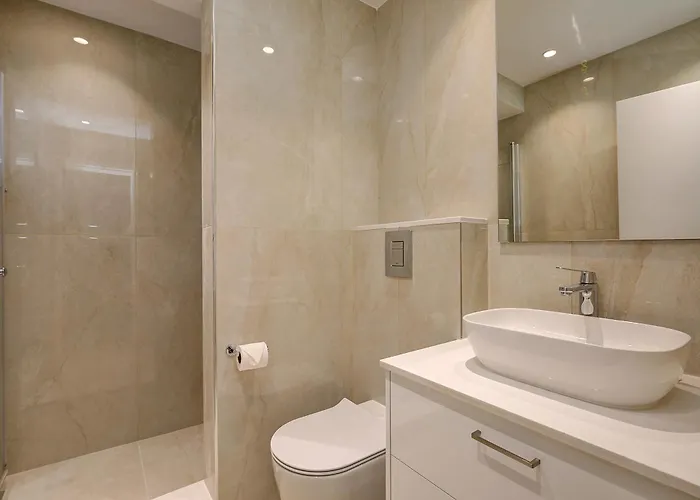 Modern U2 - Zias With Lovely Views In Heart Of Aphrodite Hills *